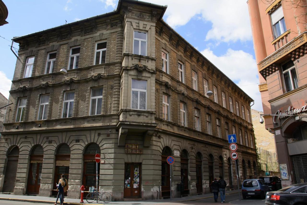 W-Tree Loft Style Apartment Budapest Exteriör bild