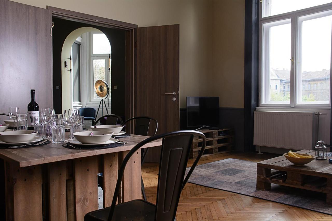 W-Tree Loft Style Apartment Budapest Exteriör bild