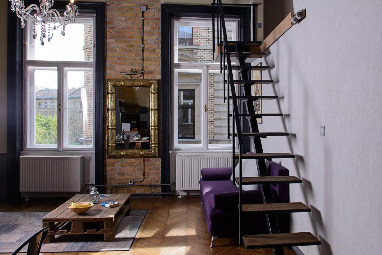 W-Tree Loft Style Apartment Budapest Exteriör bild